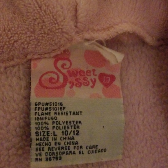 Robe - Picture 2 of 2